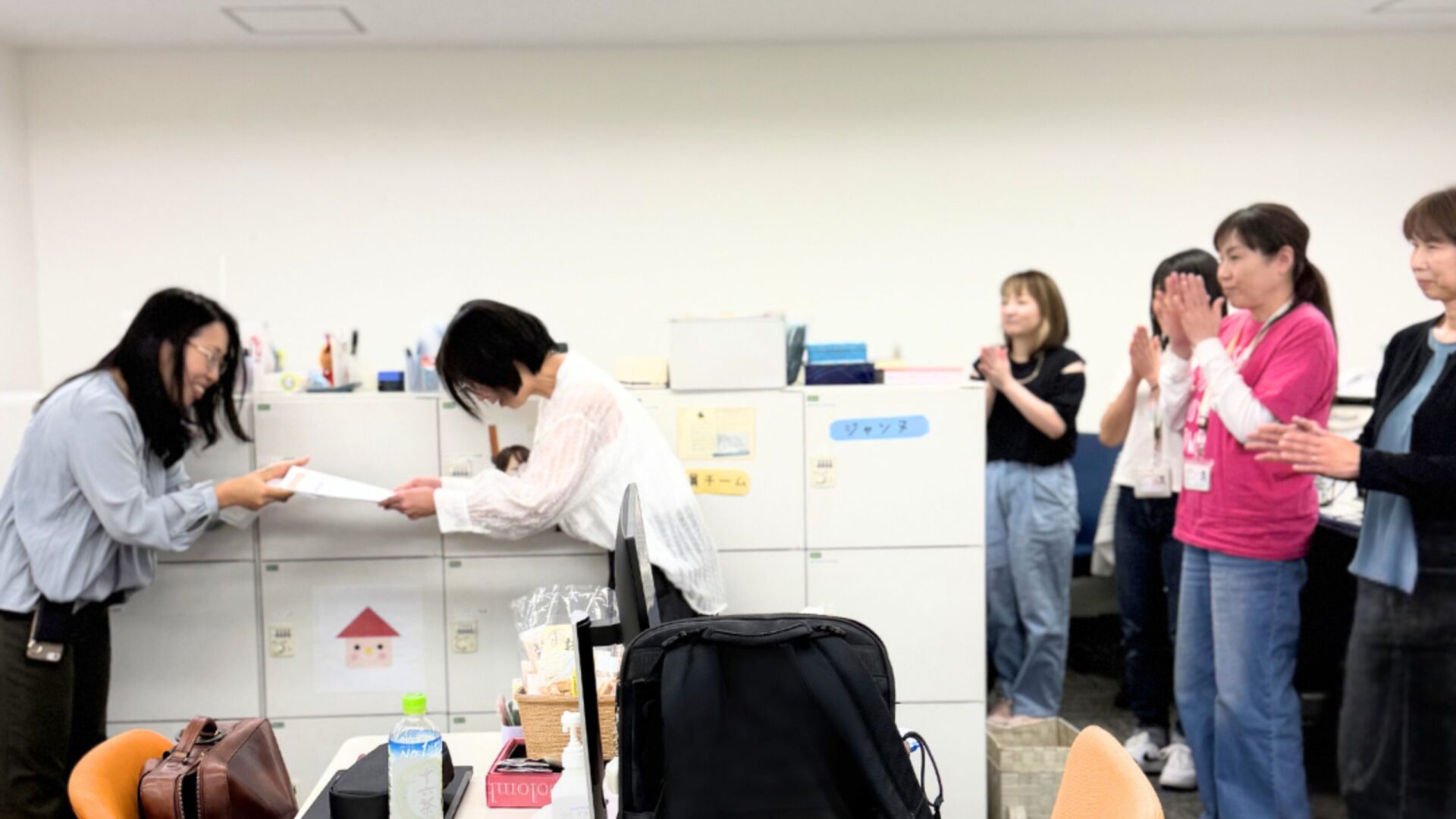 【祝・デビュー!】新人保育スタッフを拍手で送る「パチパチタイム」
